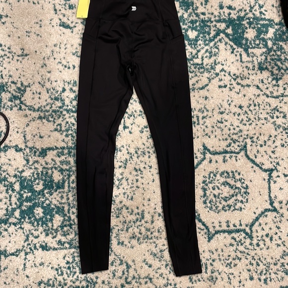 NWT All in motion full length black leggings with side pockets - Picture 2 of 6